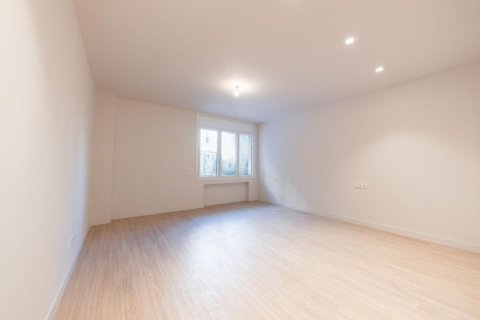 4 bedrooms apartment for sale in Barcelona, Catalonia, Spain № 7187 - photo 11