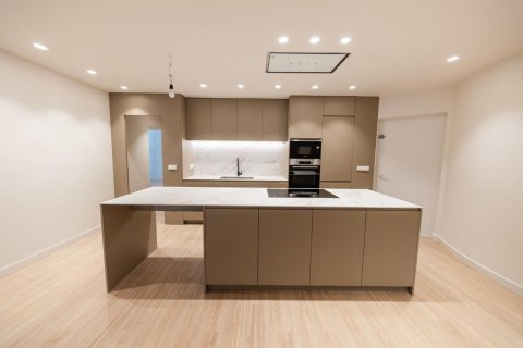 4 bedrooms apartment for sale in Barcelona, Catalonia, Spain № 7187 - photo 22