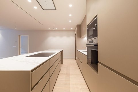 4 bedrooms apartment for sale in Barcelona, Catalonia, Spain № 7187 - photo 24