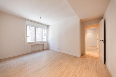 4 bedrooms apartment for sale in Barcelona, Catalonia, Spain № 7187 - photo 12
