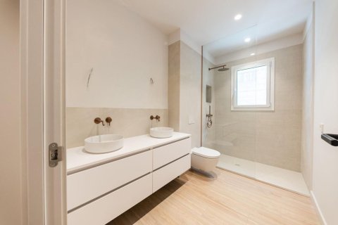 4 bedrooms apartment for sale in Barcelona, Catalonia, Spain № 7187 - photo 9