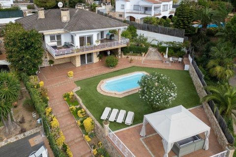 Сasa de 6 dormitorios en venta en Lloret de Mar, Gerona, Cataluña, Spain № 7184