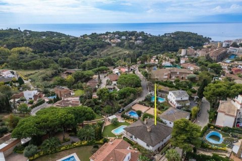 Купить дом в Льорет-де-Мар, Испания с 7 комнат, 423м², № 7184 - фото 30