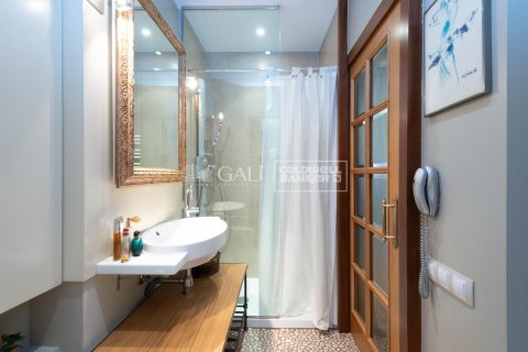 Apartamento de 4 dormitorios en venta en Principado De Andorra (Ninguna Poblacion Tiene C.P.), Lérida, Cataluña, Spain № 7733 - foto 8