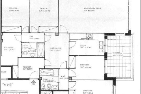 Apartamento de 4 dormitorios en venta en Principado De Andorra (Ninguna Poblacion Tiene C.P.), Lérida, Cataluña, Spain № 7733 - foto 2