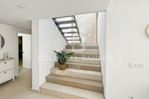 Villa de 4 dormitorios en venta en Empuriabrava, Gerona, Cataluña, Spain № 7734 - foto 18
