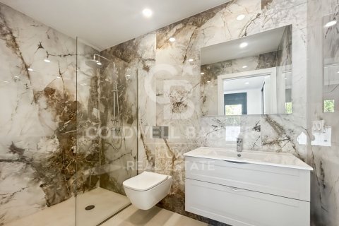 Villa de 4 dormitorios en venta en Empuriabrava, Gerona, Cataluña, Spain № 7734 - foto 20