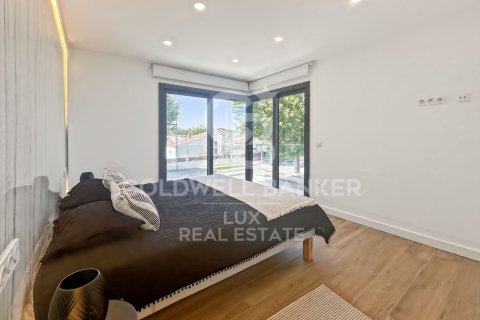 Villa de 4 dormitorios en venta en Empuriabrava, Gerona, Cataluña, Spain № 7734 - foto 6