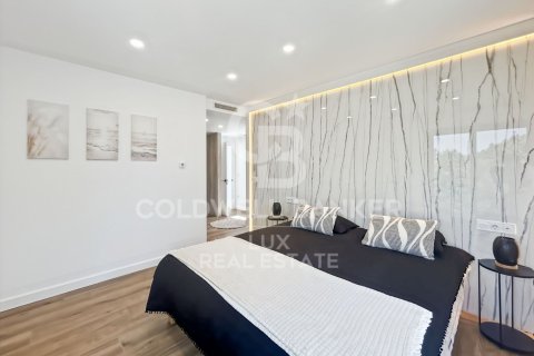 Villa de 4 dormitorios en venta en Empuriabrava, Gerona, Cataluña, Spain № 7734 - foto 7