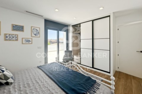 Villa de 4 dormitorios en venta en Empuriabrava, Gerona, Cataluña, Spain № 7734 - foto 11