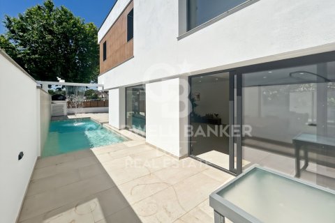 Villa de 4 dormitorios en venta en Empuriabrava, Gerona, Cataluña, Spain № 7734 - foto 3