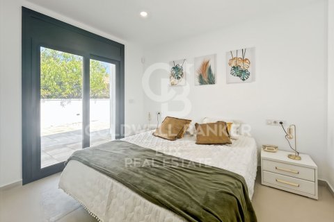 Villa de 4 dormitorios en venta en Empuriabrava, Gerona, Cataluña, Spain № 7734 - foto 22