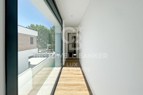 Villa de 4 dormitorios en venta en Empuriabrava, Gerona, Cataluña, Spain № 7734 - foto 16