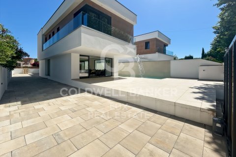Villa de 4 dormitorios en venta en Empuriabrava, Gerona, Cataluña, Spain № 7734 - foto 29