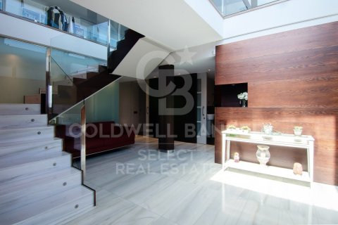 Villa de 5 dormitorios en venta en Cerdanyola del Vallès, Barcelona, Cataluña, Spain № 7738 - foto 24