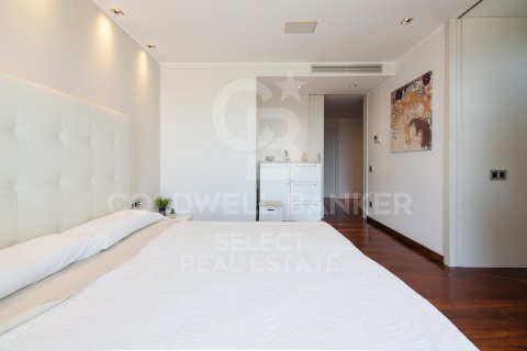 Villa de 5 dormitorios en venta en Cerdanyola del Vallès, Barcelona, Cataluña, Spain № 7738 - foto 3