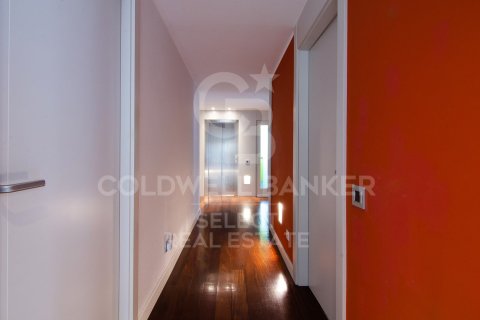 Villa de 5 dormitorios en venta en Cerdanyola del Vallès, Barcelona, Cataluña, Spain № 7738 - foto 7