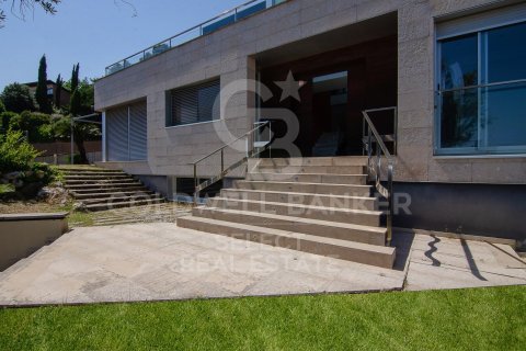 Villa de 5 dormitorios en venta en Cerdanyola del Vallès, Barcelona, Cataluña, Spain № 7738 - foto 26