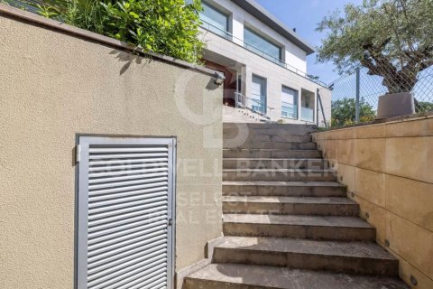 Villa de 5 dormitorios en venta en Cerdanyola del Vallès, Barcelona, Cataluña, Spain № 7738 - foto 25