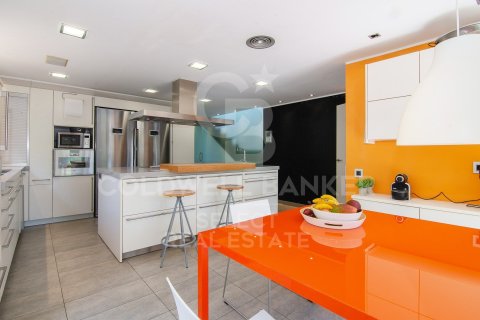 Villa de 5 dormitorios en venta en Cerdanyola del Vallès, Barcelona, Cataluña, Spain № 7738 - foto 15