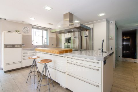Villa de 5 dormitorios en venta en Cerdanyola del Vallès, Barcelona, Cataluña, Spain № 7738 - foto 16