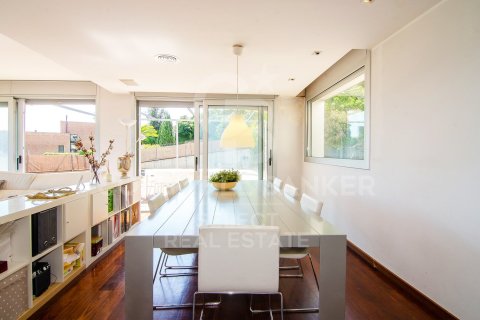 Villa de 5 dormitorios en venta en Cerdanyola del Vallès, Barcelona, Cataluña, Spain № 7738 - foto 18