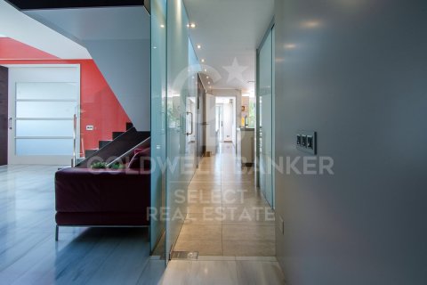 Villa de 5 dormitorios en venta en Cerdanyola del Vallès, Barcelona, Cataluña, Spain № 7738 - foto 8