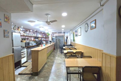 250 sq.m. commercial property for sale in Sants-Montjuic, Barcelona, Catalonia, Spain № 2460 - photo 2