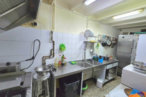 250 sq.m. commercial property for sale in Sants-Montjuic, Barcelona, Catalonia, Spain № 2460 - photo 8
