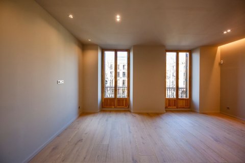 2 bedrooms apartment for sale in Ciutat Vella, Barcelona, Catalonia, Spain № 2463 - photo 7