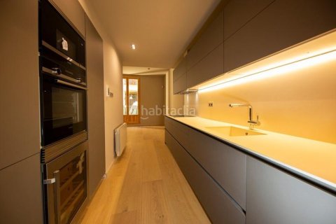 Apartamento de 2 dormitorios en venta en Ciudad Vieja, Barcelona, Cataluña, Spain № 2461