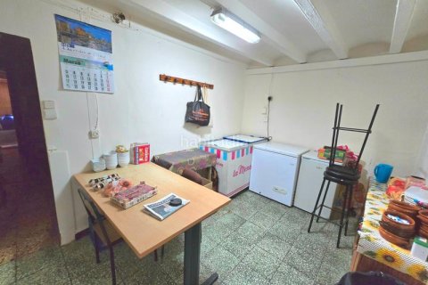 Propiedad comercial de 250 m² en venta en Sants-Montjuïc, Barcelona, Cataluña, Spain № 2458 - foto 11