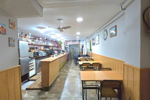 Propiedad comercial de 250 m² en venta en Sants-Montjuïc, Barcelona, Cataluña, Spain № 2458 - foto 14