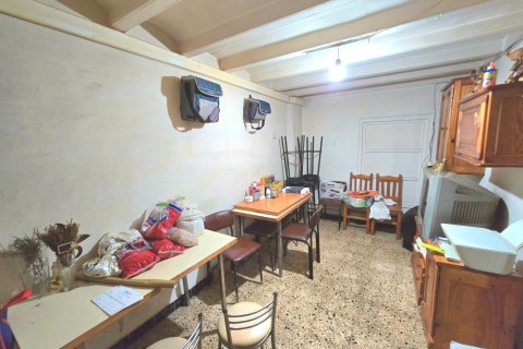 250 sq.m. commercial property for sale in Sants-Montjuic, Barcelona, Catalonia, Spain № 2459 - photo 3