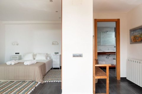 Сasa de 5 dormitorios en venta en Begur, Gerona, Cataluña, Spain № 7091 - foto 20