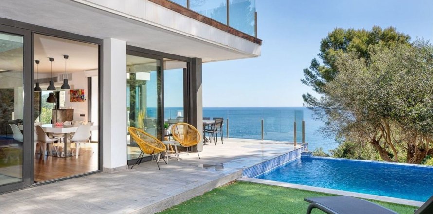 Сasa de 5 dormitorios en venta en Begur, Gerona, Cataluña, Spain № 7091