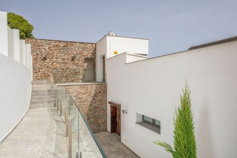 Сasa de 5 dormitorios en venta en Begur, Gerona, Cataluña, Spain № 7091 - foto 26