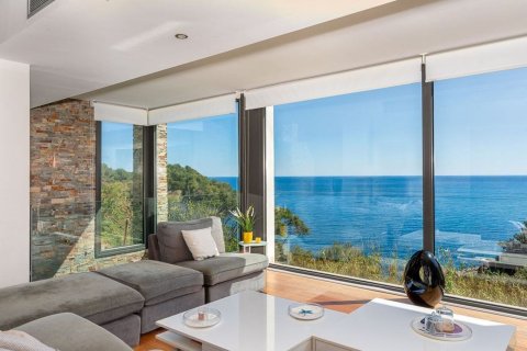 Сasa de 5 dormitorios en venta en Begur, Gerona, Cataluña, Spain № 7091 - foto 11