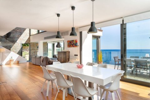 Сasa de 5 dormitorios en venta en Begur, Gerona, Cataluña, Spain № 7091 - foto 4