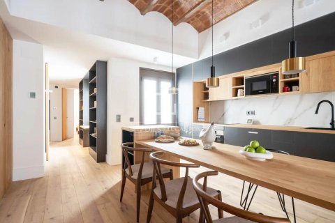3 bedrooms apartment for sale in Barcelona, Catalonia, Spain № 3865 - photo 3
