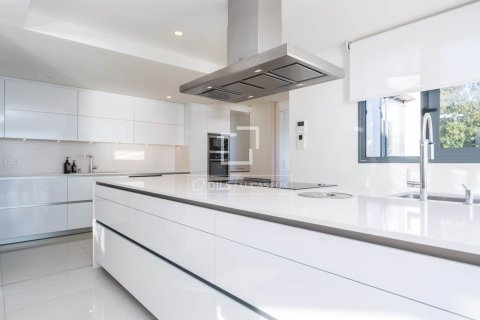 Villa de 6 dormitorios en venta en Castelldefels, Barcelona, Cataluña, Spain № 3867 - foto 18