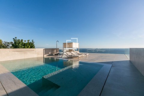 Villa de 6 dormitorios en venta en Castelldefels, Barcelona, Cataluña, Spain № 3867 - foto 2