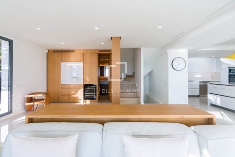 Villa de 6 dormitorios en venta en Castelldefels, Barcelona, Cataluña, Spain № 3867 - foto 16