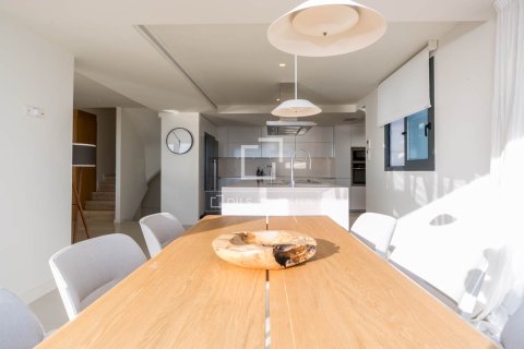 Villa de 6 dormitorios en venta en Castelldefels, Barcelona, Cataluña, Spain № 3867 - foto 25