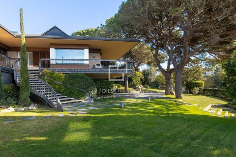 Villa de 7 dormitorios en venta en Vallromanes, Barcelona, Cataluña, Spain № 3869 - foto 2