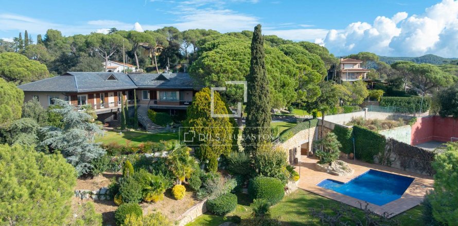 Villa de 7 dormitorios en venta en Vallromanes, Barcelona, Cataluña, Spain № 3869
