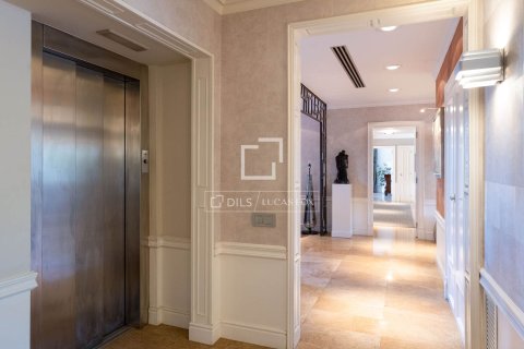 Villa de 7 dormitorios en venta en Vallromanes, Barcelona, Cataluña, Spain № 3869 - foto 21