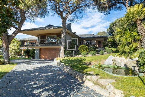 Villa de 7 dormitorios en venta en Vallromanes, Barcelona, Cataluña, Spain № 3869 - foto 3