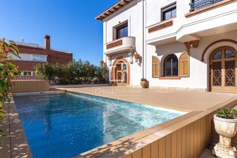 Villa de 5 dormitorios en venta en Sant Just Desvern, Barcelona, Cataluña, Spain № 3868 - foto 3