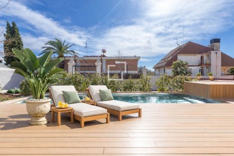 Villa de 5 dormitorios en venta en Sant Just Desvern, Barcelona, Cataluña, Spain № 3868 - foto 29